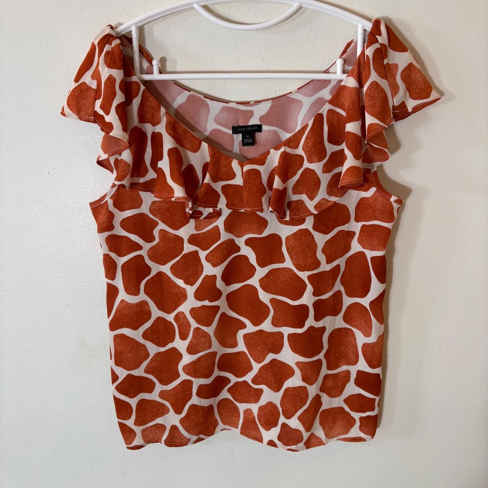 Ann Taylor Giraffe Print Ruffle Neck Shell Blouse Size XS NWT - Picture 2 of 9